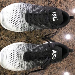 LuLu Lemon Tennis Shoes